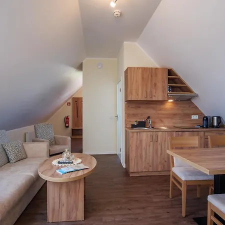 Restaurant & Storchenklause ゲストハウス