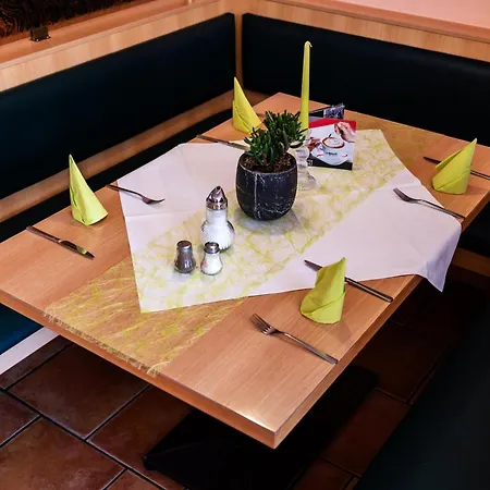Guest house Restaurant & Storchenklause *