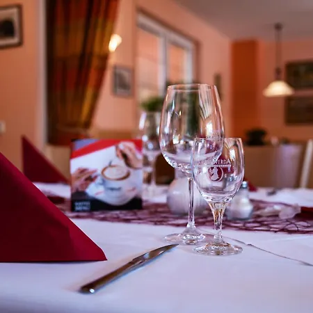 Restaurant & Storchenklause *