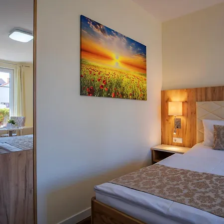 Restaurant & Storchenklause 3* シュトルコウ