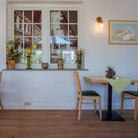 ゲストハウス Restaurant & Storchenklause シュトルコウ