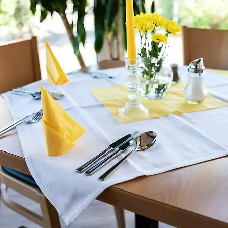 Restaurant & Storchenklause Guest house
