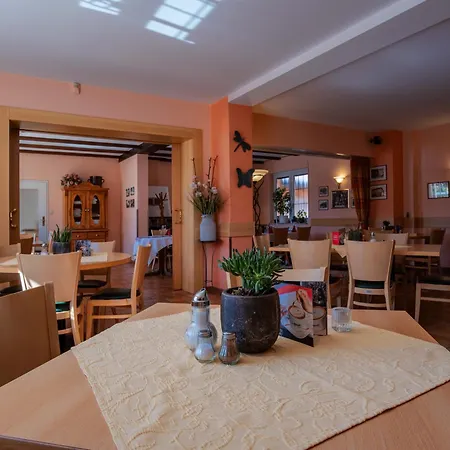 ゲストハウス Restaurant & Storchenklause