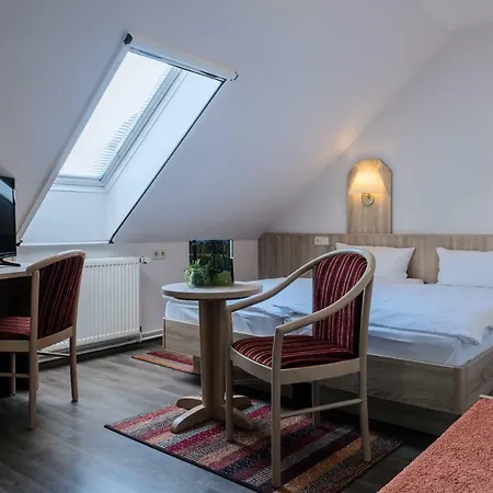 Guest house Restaurant & Storchenklause Storkow (Mark)