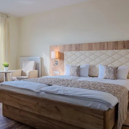 Restaurant & Storchenklause Guest house *